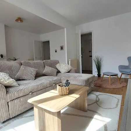 Appartement Au Coeur De La Cite Des Sacres *