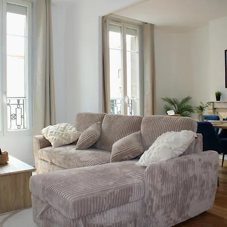 Au Coeur De La Cite Des Sacres