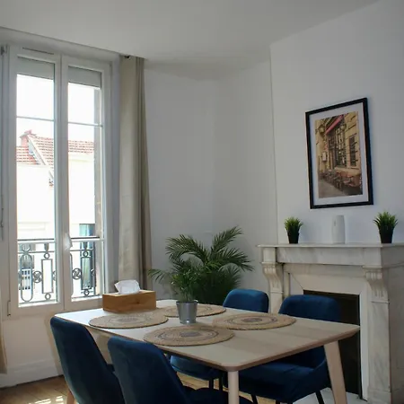Au Coeur De La Cite Des Sacres