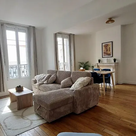 Au Coeur De La Cite Des Sacres Reims