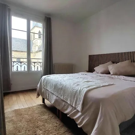 Au Coeur De La Cite Des Sacres